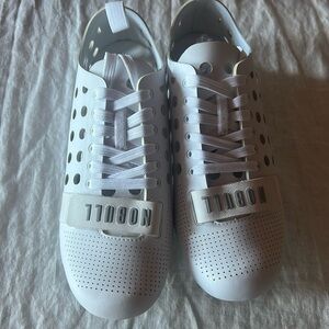 NOBULL spin shoes, never worn